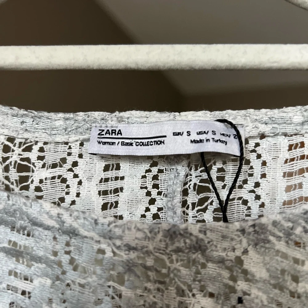 Zara Textured Ruffle Blouse - Picture 4 of 4